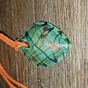 Glass pendant necklace